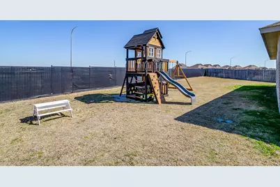 800 Amberwood Court, Fort Worth, TX 76052 - Photo 37