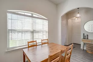 800 Amberwood Ct, Fort Worth, TX 76052 - Photo 7