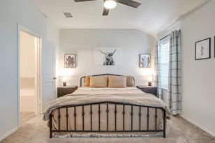 800 Amberwood Ct, Fort Worth, TX 76052 - Photo 21