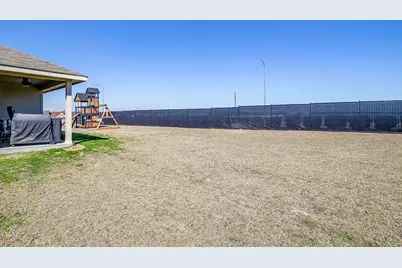 800 Amberwood Court, Fort Worth, TX 76052 - Photo 35