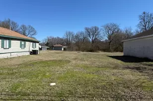 1630 Fitzhugh Ave, Paris, TX 75460 - Photo 17