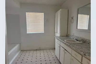 1630 Fitzhugh Avenue, Paris, TX 75460 - Photo 9