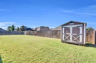 109 Thoroughbred St, Waxahachie, TX 75165 - Photo 9