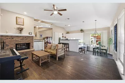 2680 Creekside Court, Highland Village, TX 75077 - Photo 19