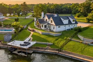 205 Oak Creek Dr, Tool, TX 75143 - Photo 1