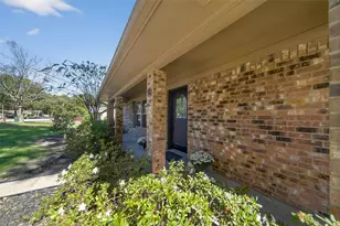 6828 Mandy Ln, Tyler, TX 75703 - Photo 5