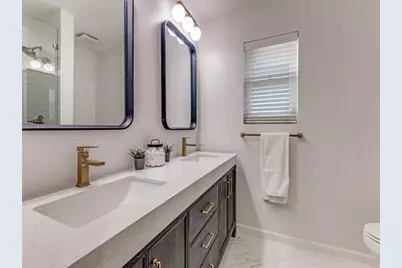 6037 Sandhurst Lane #C, Dallas, TX 75206 - Photo 9