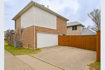 1352 Marken Court, Carrollton, TX 75007 - Photo 23