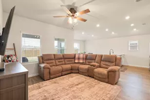513 Jameson St, Springtown, TX 76082 - Photo 9