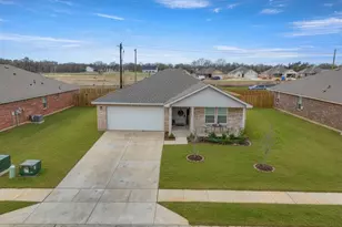 513 Jameson St, Springtown, TX 76082 - Photo 29