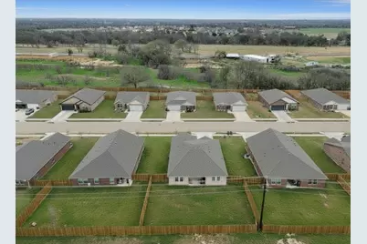 513 Jameson Street, Springtown, TX 76082 - Photo 31