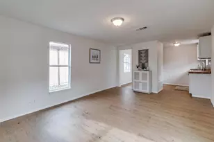 923 S 1st St, Sherman, TX 75090 - Photo 3