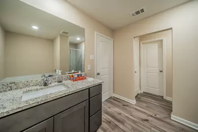 360 Ridgeland Oaks Drive, Fort Worth, TX 76120 - Photo 11