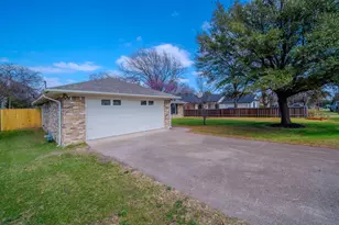 415 Dow Ross Blvd, Duncanville, TX 75116 - Photo 15