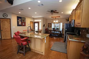 880 Cliffs Dr, Possum Kingdom Lake, TX 76449 - Photo 5