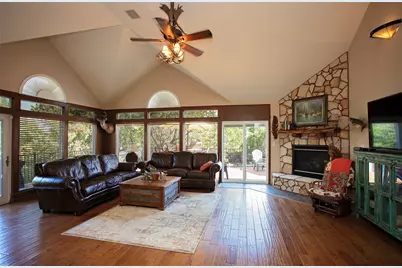 880 Cliffs Drive, Possum Kingdom Lake, TX 76449 - Photo 7