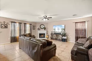 941 Honey Locust Ln, Crowley, TX 76036 - Photo 7