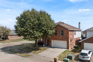 941 Honey Locust Ln, Crowley, TX 76036 - Photo 35