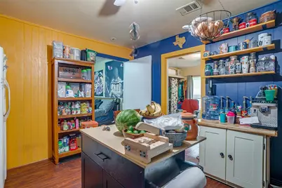 1109 Chase Avenue, Cleburne, TX 76031 - Photo 7