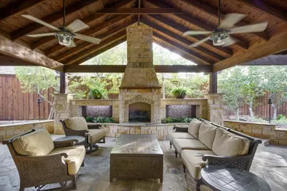 636 Duke Saxony Drive, Lewisville, TX 75056 - Photo 5