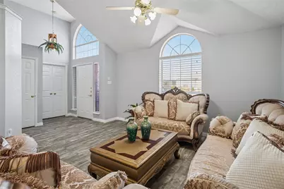 2725 Hidden Springs Drive, Mesquite, TX 75181 - Photo 3