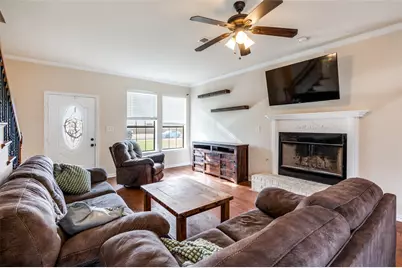 604 Hillside Circle, Little Elm, TX 75068 - Photo 3