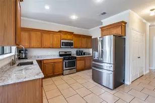 604 Hillside Cir, Little Elm, TX 75068 - Photo 9