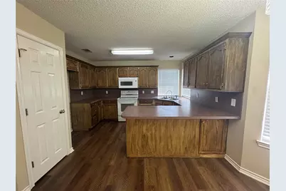 6918 Sayle St, Greenville, TX 75402 - Photo 7