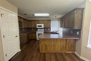 6918 Sayle St, Greenville, TX 75402 - Photo 7