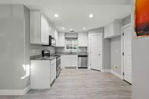 1319 W Gandy St, Denison, TX 75020 - Photo 9