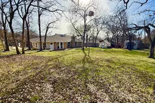 2805 Burlwood Dr, Dalworthington Gardens, TX 76016 - Photo 3