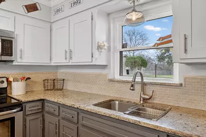 1812 Long Creek Court, Granbury, TX 76049 - Photo 11