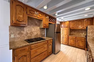 1030 Clinton St, Carrollton, TX 75007 - Photo 13