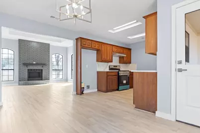 655 E Reindeer Road, Lancaster, TX 75146 - Photo 3