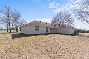 655 E Reindeer Rd, Lancaster, TX 75146 - Photo 13