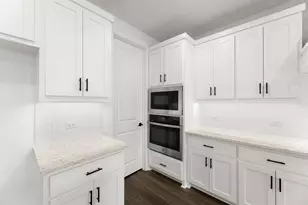 703 Iris Cir, Mansfield, TX 76063 - Photo 23