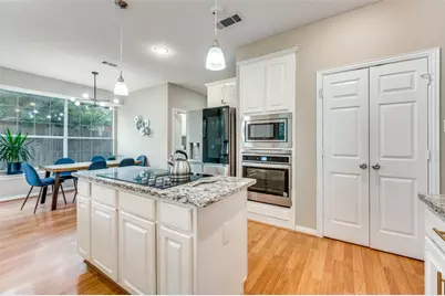 2106 Hunter Place Lane, Arlington, TX 76006 - Photo 9