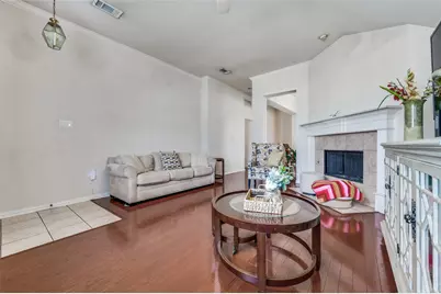 402 Horse Shoe Drive, Euless, TX 76039 - Photo 5