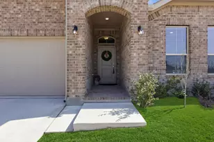 16032 Farringdon Way, Fort Worth, TX 76247 - Photo 3