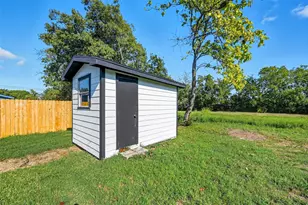 708 Union Ave, Bonham, TX 75418 - Photo 17