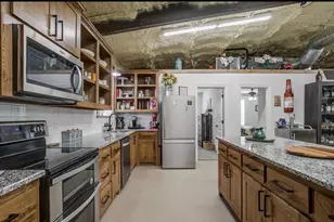 670 Loggins Trail, Poolville, TX 76487 - Photo 31