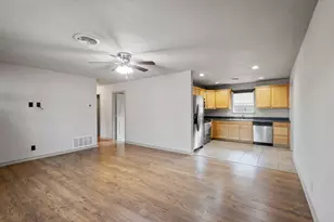 1004 N Cates St, Decatur, TX 76234 - Photo 3