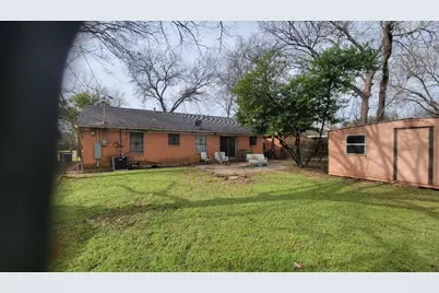 1251 E Pentagon Parkway, Dallas, TX 75216 - Photo 3