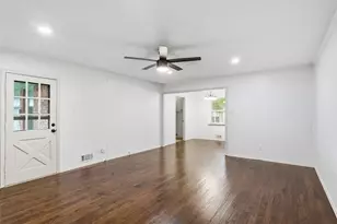 910 Worcester Ln, Garland, TX 75040 - Photo 5