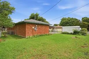 910 Worcester Ln, Garland, TX 75040 - Photo 13