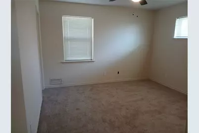 910 Worcester Lane, Garland, TX 75040 - Photo 5