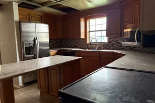 1217 N Lamb St, Bowie, TX 76230 - Photo 7