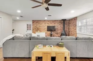 2233 Goldenrod Ave, Fort Worth, TX 76111 - Photo 7