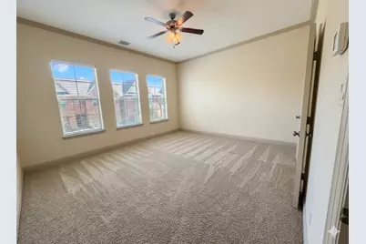 10555 Steinbeck Lane, Irving, TX 75063 - Photo 13