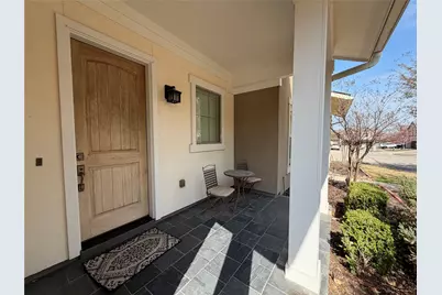 10555 Steinbeck Lane, Irving, TX 75063 - Photo 3